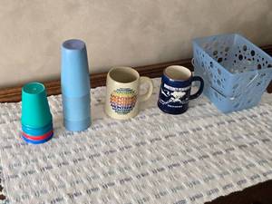 lot 462 image: Lot of Drinking Cups and Monterey Mugs