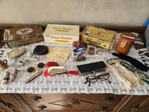 lot 467 image: Vintage Collectible Lot with  Cigar Boxes, Decorative tassels, and More