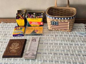 lot 469 image: Lot of Vintage Crayons, Inspirational Wooden Plaque