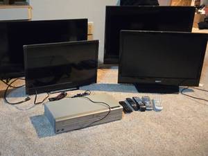 lot 485 image: Assorted Lot of 4 TVs and a DVDVCR Player with Remotes