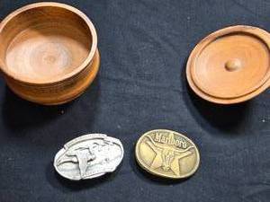 lot 499 image: Vintage Marlboro and The Canadian Goose Belt Buckles with Wooden Box