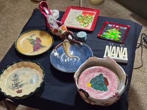 lot 503 image: Lot of Assorted Christmas Themed Plates and Decorations
