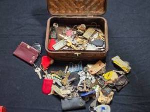 lot 509 image: Vintage Key Collection with Assorted Keychains and Box
