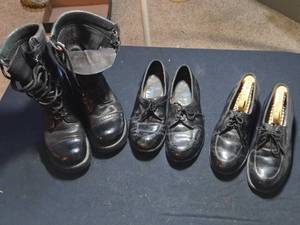 lot 515 image: Mixed Lot of Black Leather Footwear - Boots and Dress Shoes Around Size 9