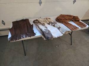 lot 518 image: Vintage Fur and Leather Clothing Lot