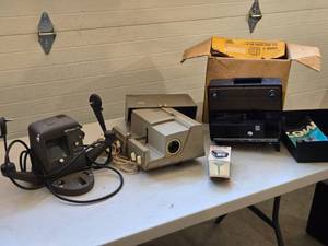 lot 548 image: Vintage Film Projectors and Slide Viewers Lot
