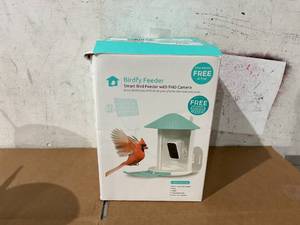 lot 206 image: Smart Bird Feeder with Camera Solar Powered