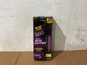 lot 248 image: Black Flag 5500 Volt Deluxe 40 Watt Electronic Insect Killer Type Zapper, 1.5 Acre, Black