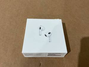 lot 17 image: Apple AirPods (3rd Generation)