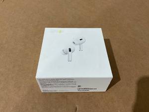 lot 20 image: Apple AirPods Pro (2nd Generation)