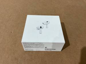 lot 24 image: Apple AirPods Pro (2nd Generation)