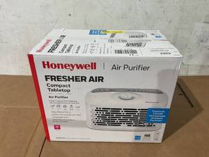 lot 279 image: Honeywell Air Purifier, HHT270, 100 sq ft, U Carbon Filter, Allergen, Smoke, Pollen, Dust Reducer