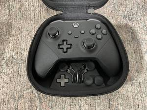 lot 118 image: Microsoft Bluetooth Elite Series 2 Controller