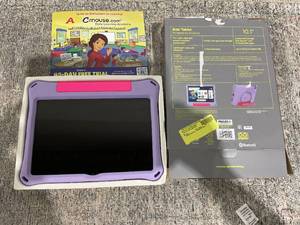 lot 121 image: Surf Onn. 10.1 Kids Tablet, 32GB, (2024 Model)