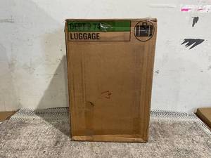 lot 139 image: Swiss Tech 25 Hardside Luggage