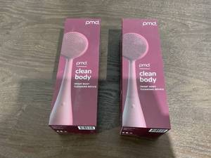 lot 152 image: LOT OF 2 PMD Clean Body Berry