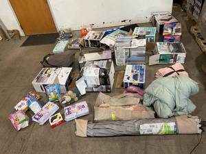 lot 706 image: Wholesale Pallet of Assorted Miscellaneous Items