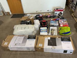 lot 707 image: Wholesale Pallet of Assorted Miscellaneous Items