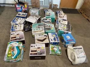 lot 708 image: Wholesale Pallet of Assorted Miscellaneous Items