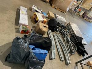 lot 710 image: Wholesale Pallet of Assorted Miscellaneous Items