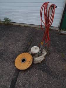 lot 49 image: Floor Polisher