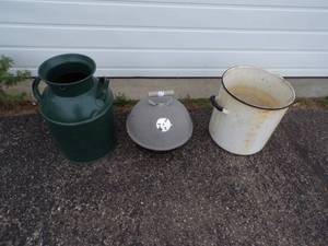 lot 63 image: Cream Can, Vintage Enamel Pot and small Grill