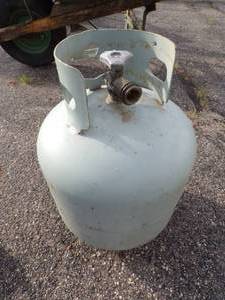 lot 93 image: 20# Propane Tank