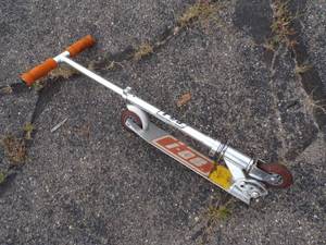 lot 80 image: Scooter