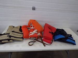 lot 89 image: 5 Life Jackets
