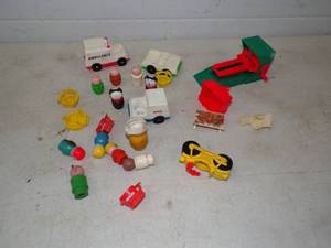 lot 11 image: Vintage Fisher Price Toys