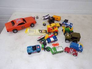 lot 12 image: Vintage Toys