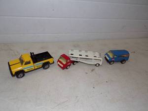 lot 13 image: Vintage Tonka Toys Trucks
