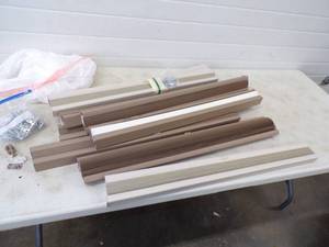 lot 104 image: 9 Cellular Blinds