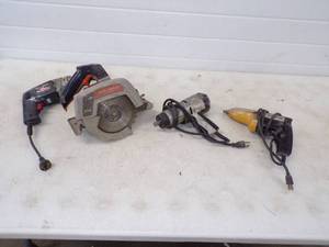 lot 113 image: 38 and 12 Impact Wrenches with Drill and Saw