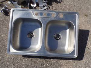 lot 118 image: Kitchen Sink