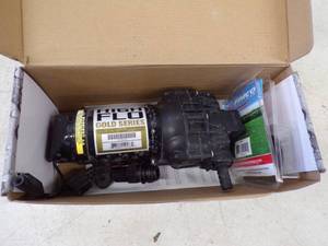 lot 119 image: 12v Water Pump