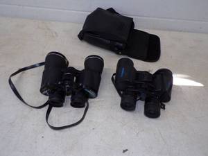 lot 121 image: Pair of binoculars with case