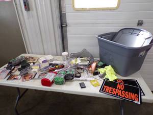 lot 130 image: Large Assorted lot with Tote See pics