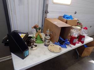 lot 133 image: Dcor lot with Green Bay Decanter, Bubble Gum Machines and lots more