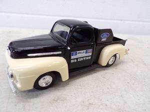 lot 141 image: ERTL Brainard Mills Bank