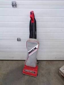 lot 209 image: Oreck Vacuum