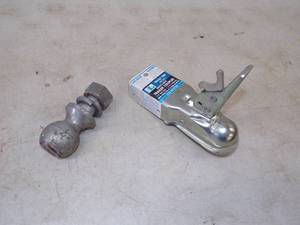 lot 214 image: 2 516 Ball and 1 78 Trailer Coupler