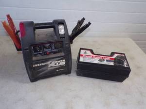 lot 225 image: Cable Tire Chains and Power Box