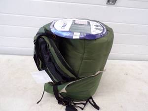 lot 237 image: Green Sleeping Bag