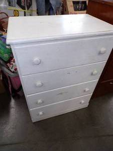 lot 242 image: White 4 Drawer Dresser