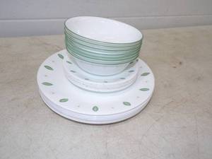lot 251 image: Corelle Dishes