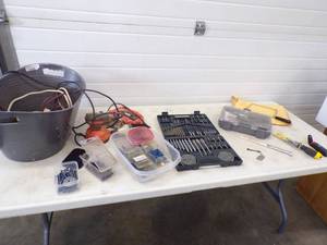 lot 259 image: Tool lot with Drill bit set, Sander, Saw and more