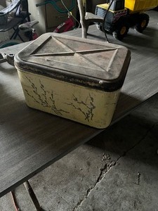 Bread box