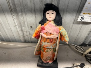 lot 23 image: Japanese Camano  Doll