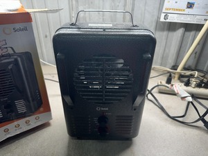 lot 44 image: Geneva Soleil Space Heater (Gently Used)